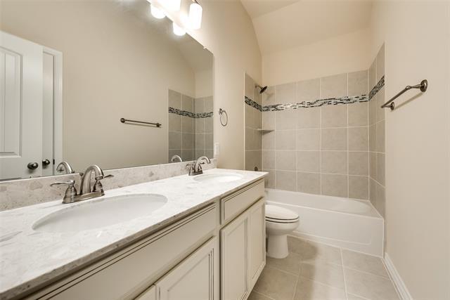 Building Photo - 916 Lake Sierra Wy