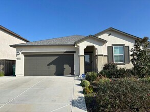 Building Photo - 10424 Skynyrd Way