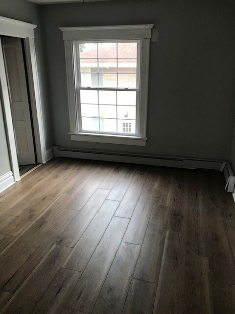 Bedroom - 423 W Shiawassee St