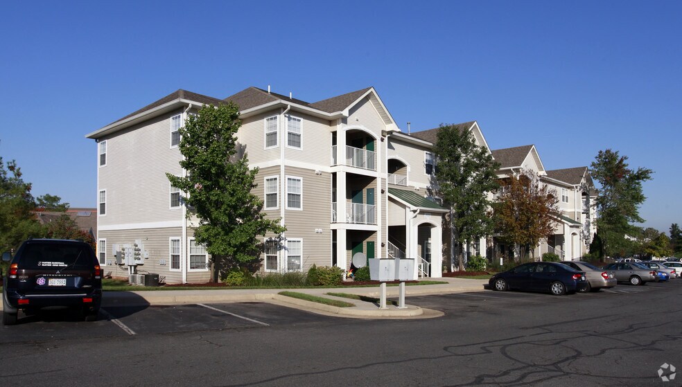 Building Photo - Cascades Crossing