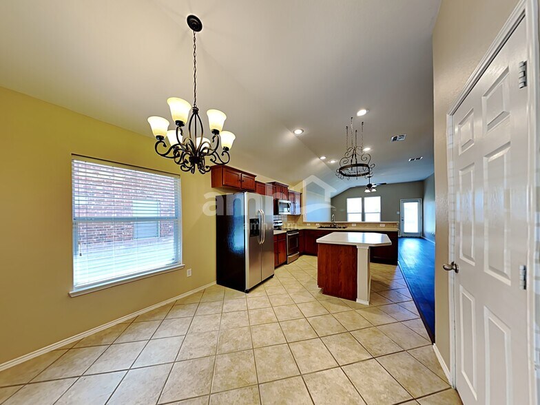 Building Photo - 1117 Luckenbach Dr