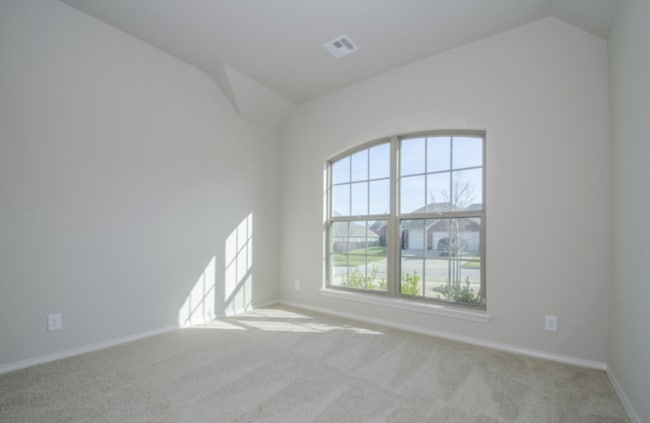 Building Photo - Unique 4 bed/2 bath/3 car garage Broken Arrow Home!