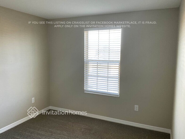 Building Photo - 5140 White Chicory Dr