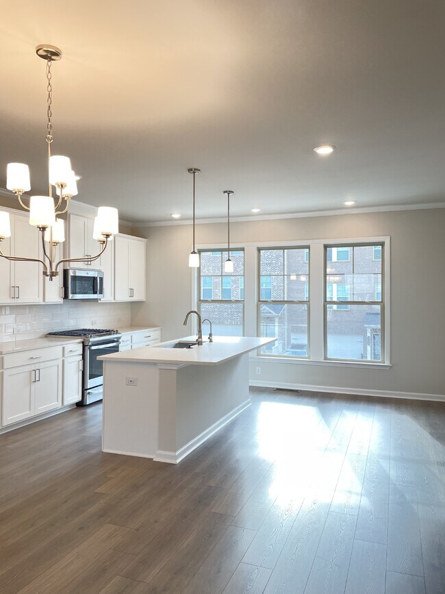 Primary Photo - 3786 Davis Cir