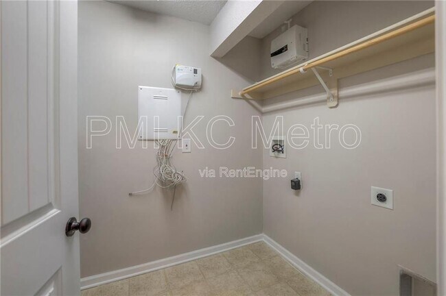 Building Photo - 8921 Inkster St