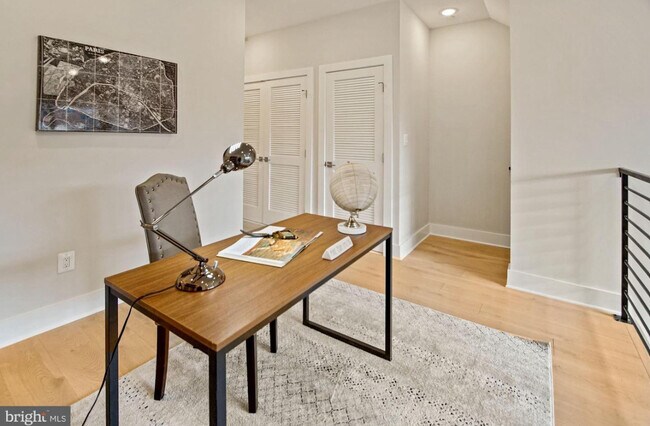 Building Photo - 1705 Trinidad Ave NE