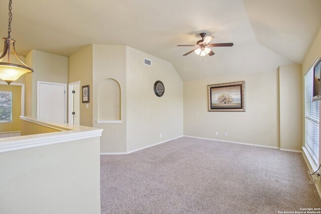 Building Photo - 606 Mesa Ln