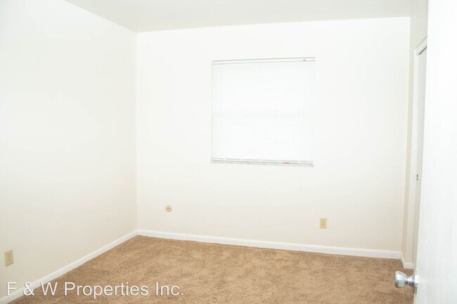 Building Photo - 1392 Bryden Rd