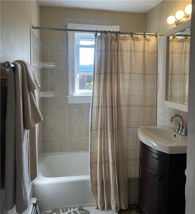 Building Photo - 70 Carroll Ave