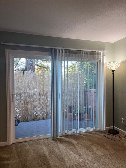 Building Photo - 820 Catkin Ct