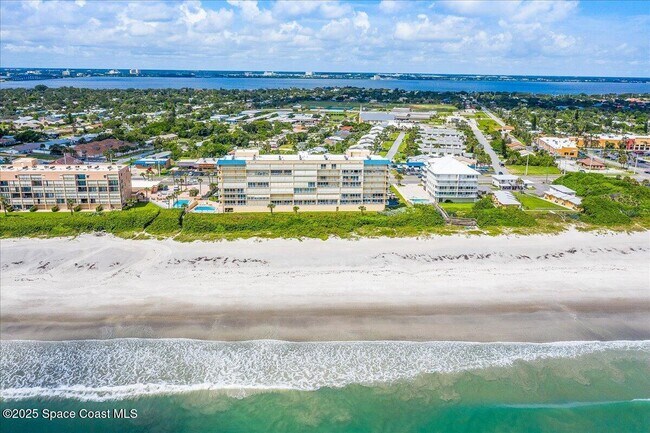 Building Photo - 1095 N Hwy A1A