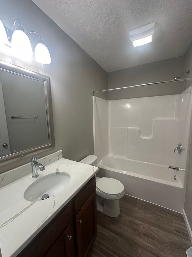 Building Photo - Two Bedroom Apartment