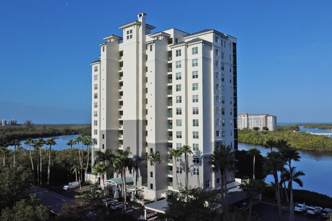 Building Photo - 420 Cove Tower Dr