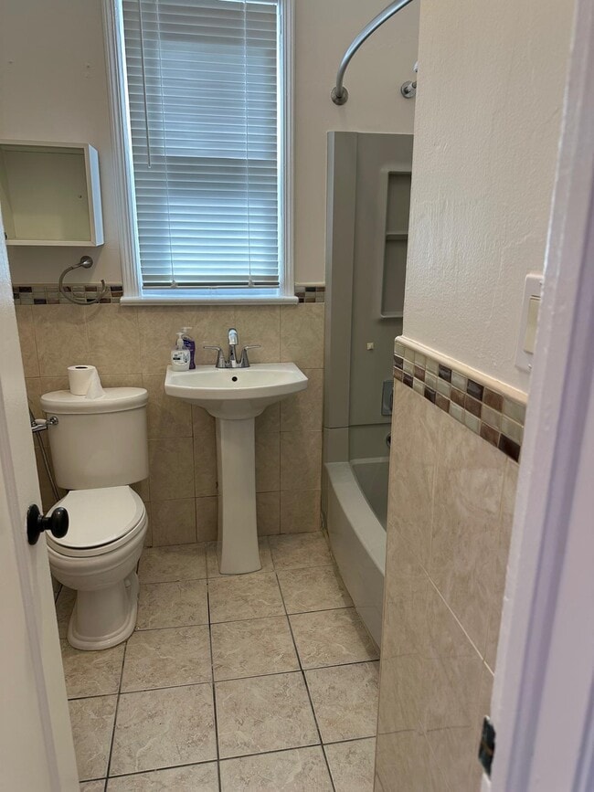 Building Photo - 268 Columbia Ave