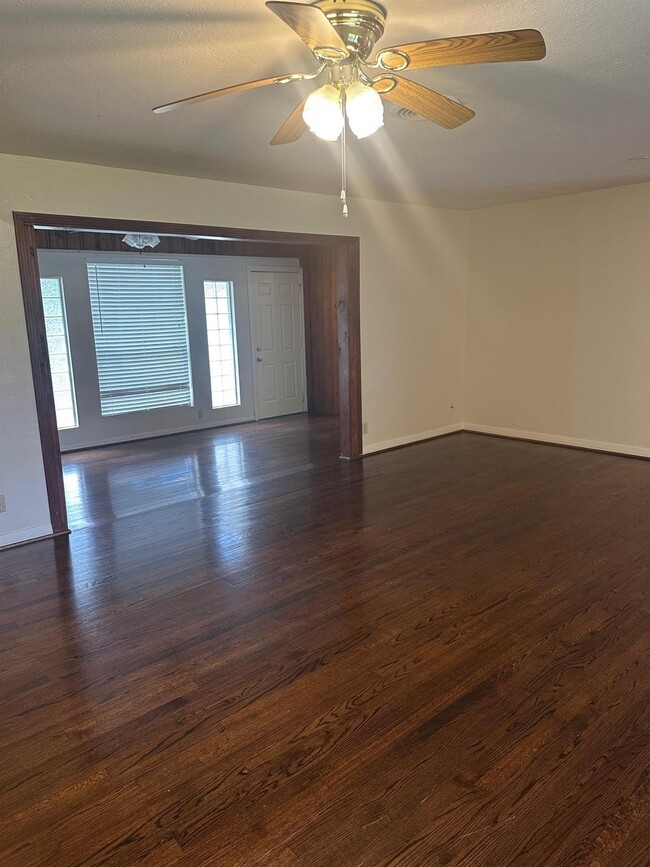 Primary Photo - 9337 Walterville Rd