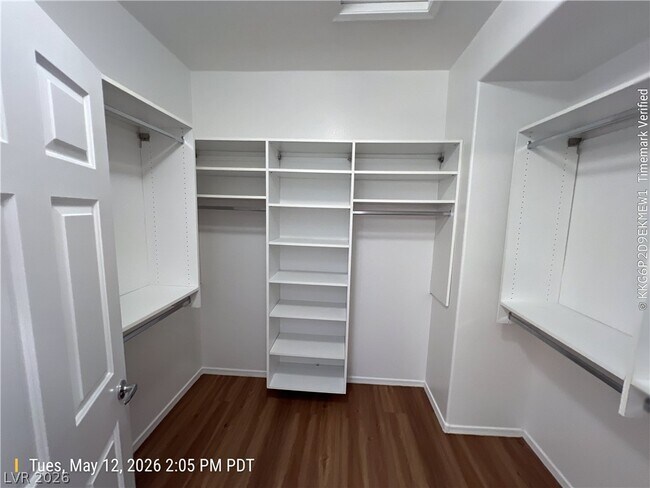 Building Photo - 2700 Vista Butte Dr