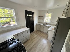 Building Photo - 93 Seavey St