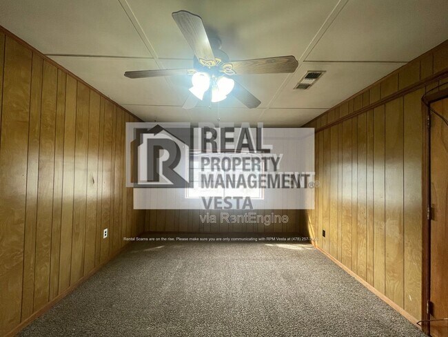 Building Photo - 4342 Pinedale Dr