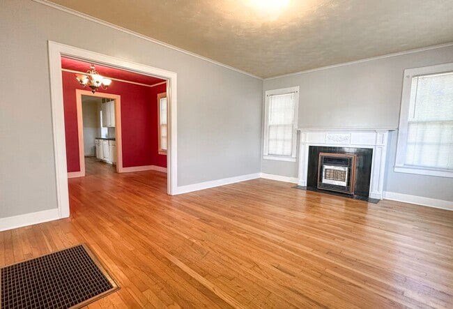 Building Photo - 2 Bedroom 1 Bathroom House in Texarkana, TX