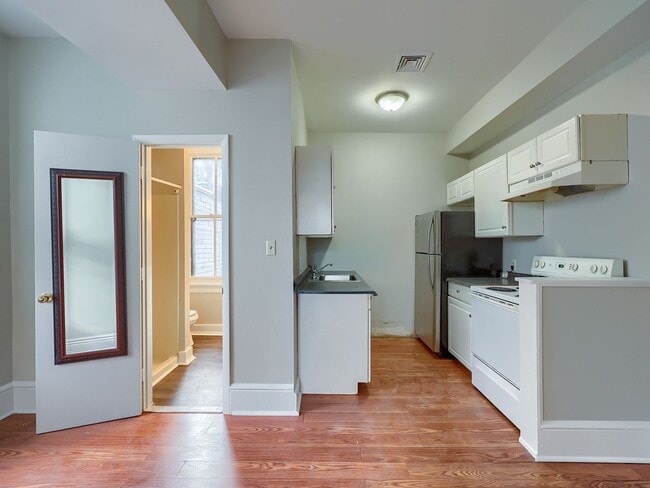 Building Photo - 1006 N 3rd St