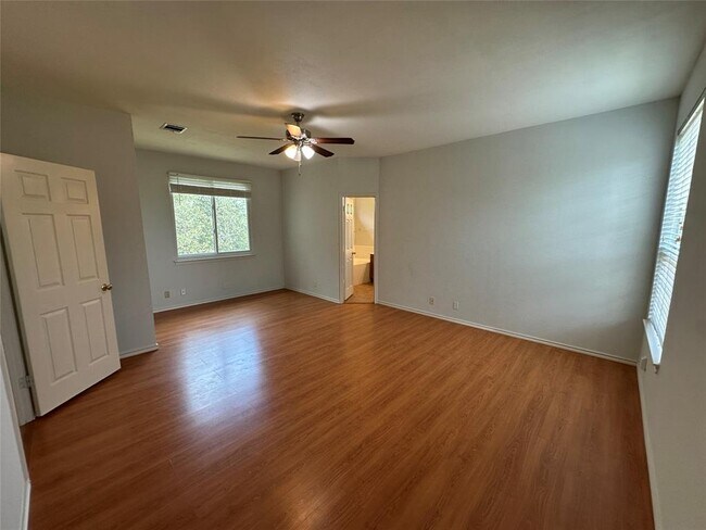 Building Photo - 1603 Azalea Dr