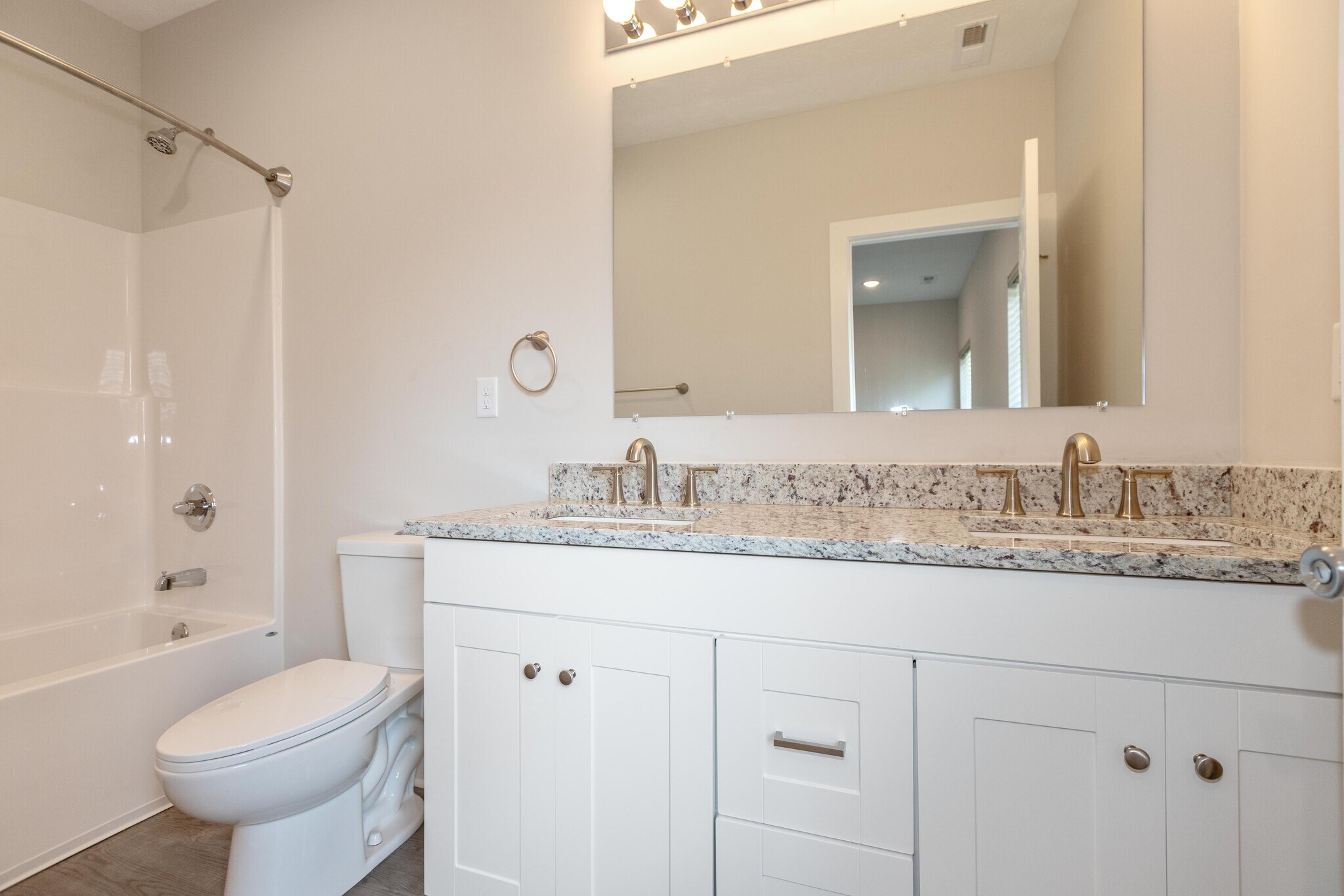 Downstairs Unit B Primary Bedroom Bathroom - 752 N Elder Ave