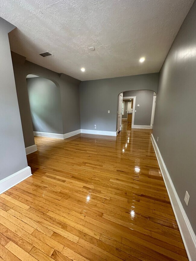 Building Photo - 90elm
