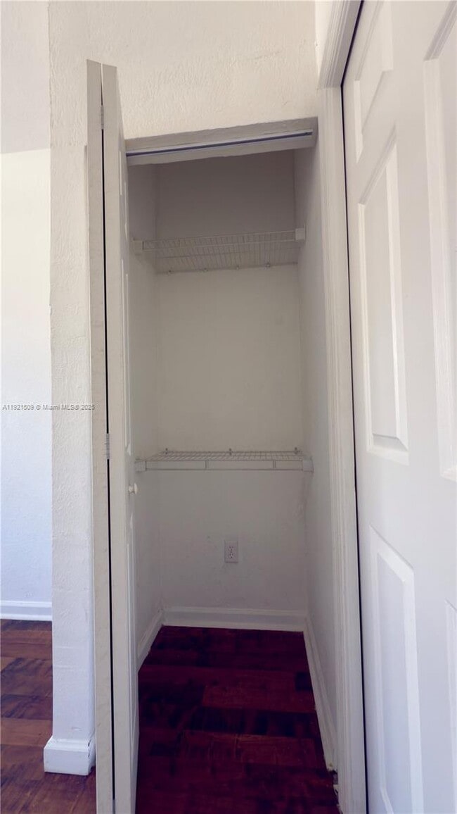 Building Photo - 1109 Lucaya Dr