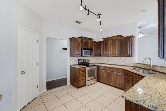 Building Photo - 7017 Springwater Ave