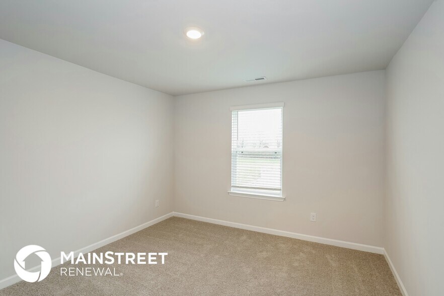 Building Photo - 2306 Curbow Dr