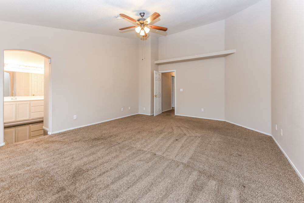Building Photo - 6017 Ingenue Rd