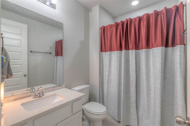 Building Photo - 15006 La Strada Dr