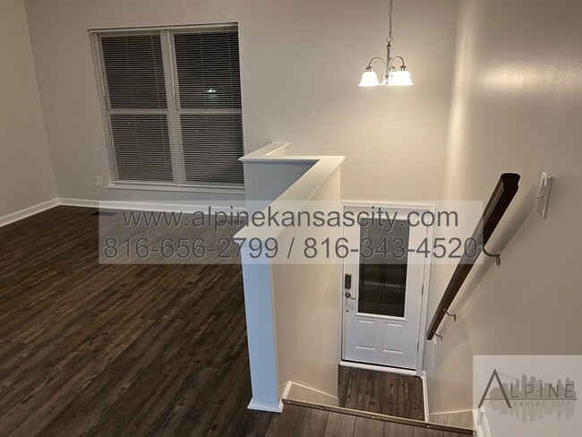 Building Photo - 2 Units Available Across from Congress Mid...