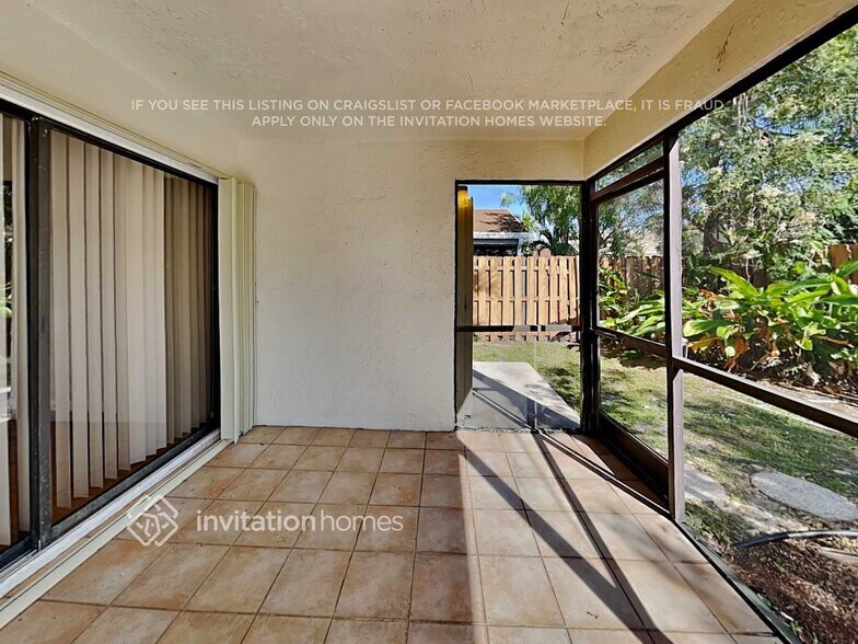 Building Photo - 1930 NW 39th Ave