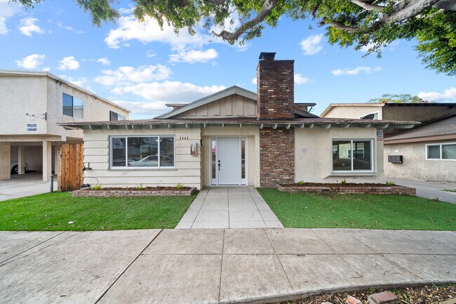 Building Photo - 3444 E Wilton St