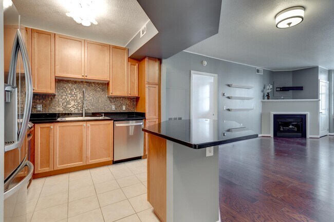 Building Photo - 851 N Glebe Rd