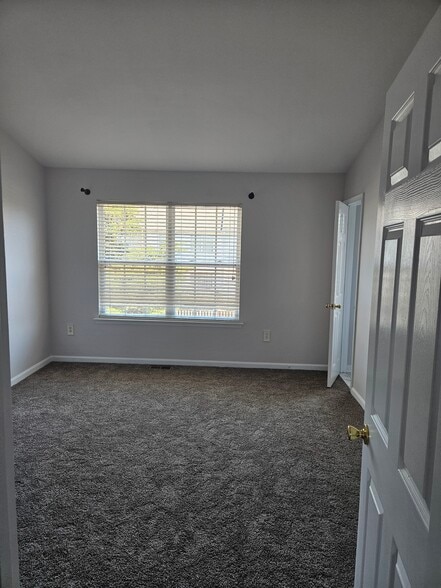 Building Photo - 10624 Riva Pl
