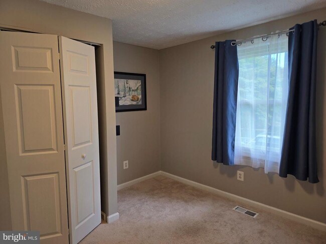 Building Photo - 12920 Framingham Ct