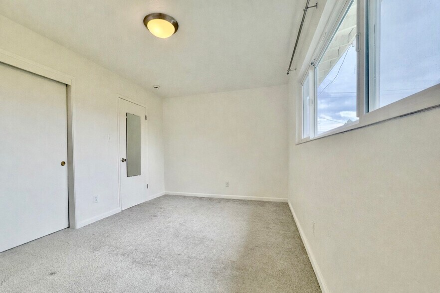 Building Photo - 6501 Raymond St