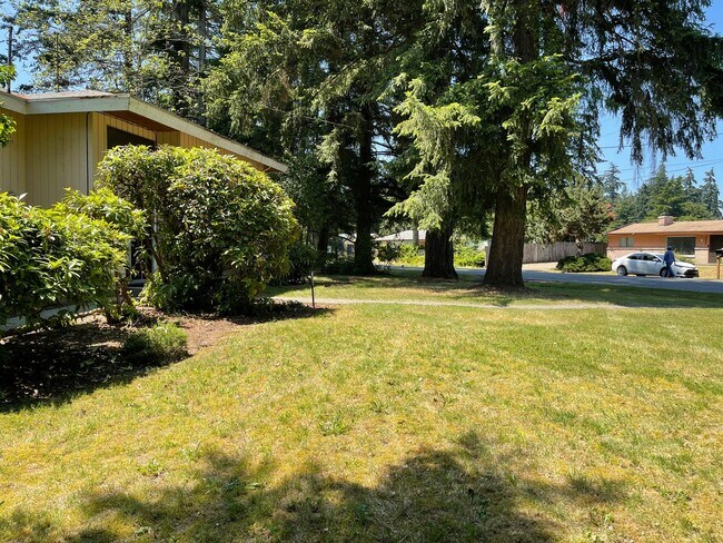 Building Photo - Spacious Home Right in the Heart of Covington!