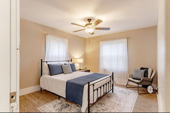 Building Photo - 906 North Main Street