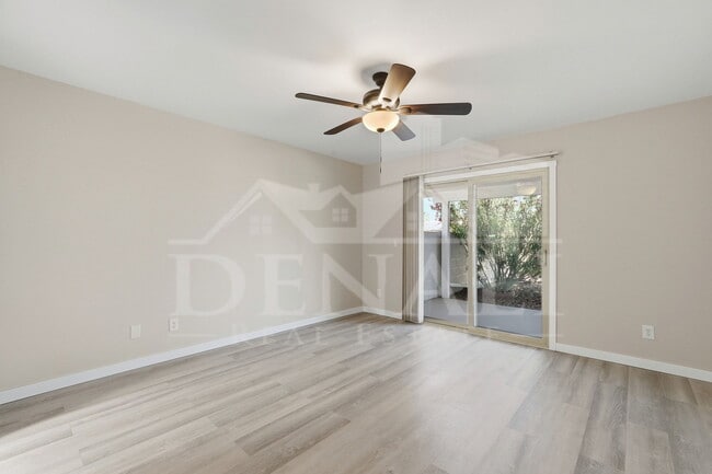 Building Photo - 10602 E Elmhurst Dr