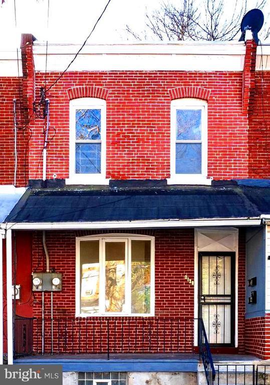Building Photo - 2130 W Spencer Ave