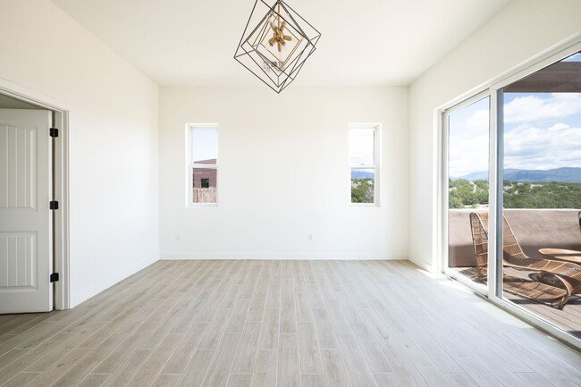 Building Photo - Stunning 3-Bedroom Home with Mountain Views in Tessera