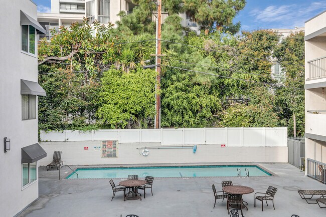 Building Photo - 8535 N W Knoll Dr