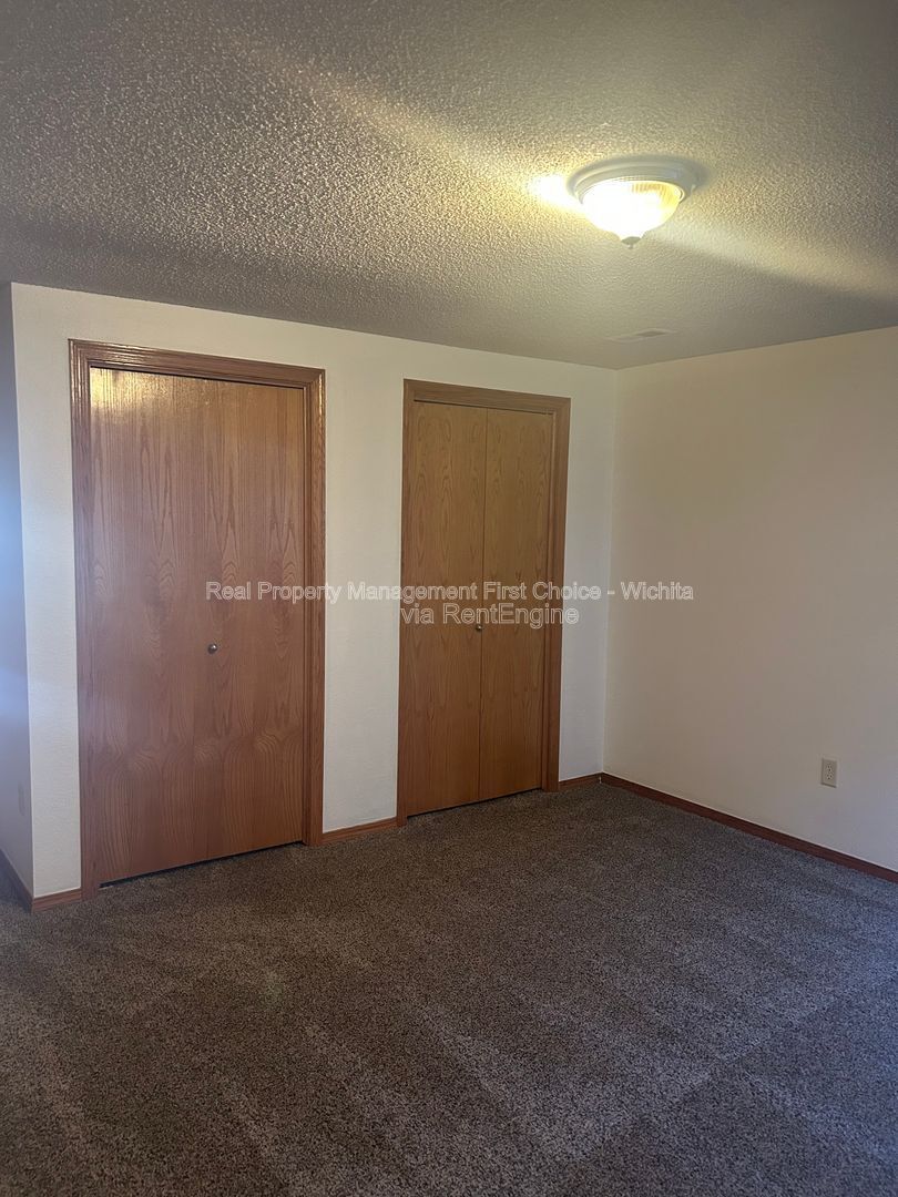 Building Photo - 10805 E Funston St
