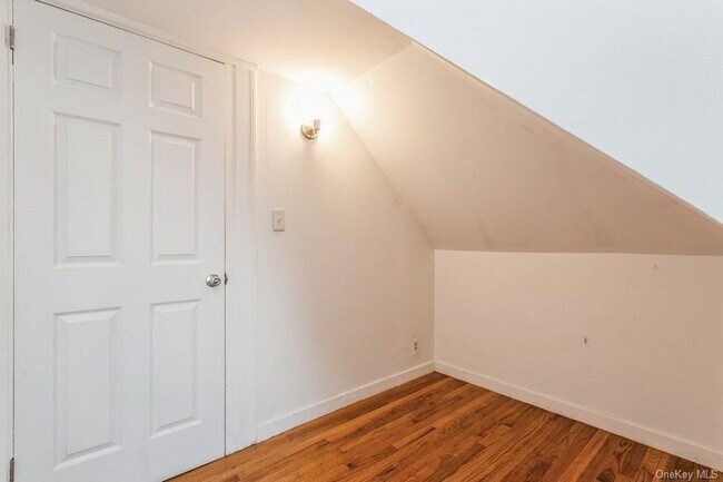 Building Photo - 80 Broadway