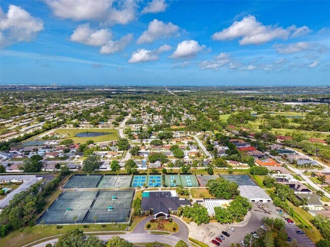 Building Photo - 8703 Bardmoor Blvd