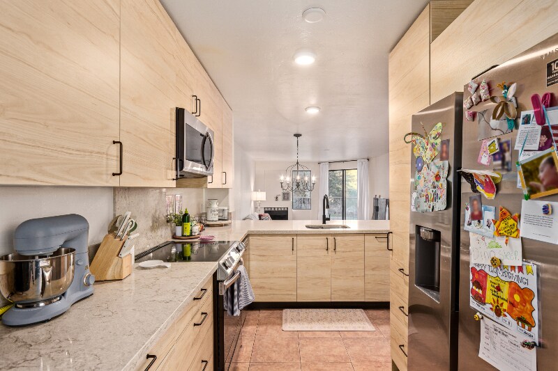 Building Photo - 5675 N Camino Esplendora