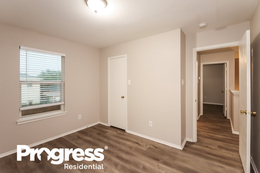Building Photo - 12418 Sterlingstone Dr